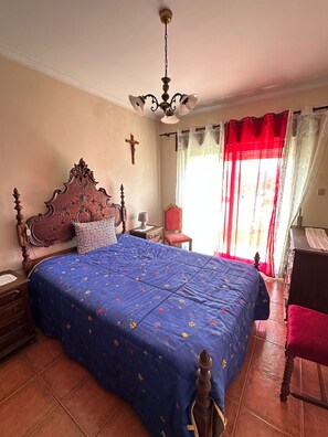 3 dormitorios, tabla de planchar con plancha, wifi gratis y ropa de cama