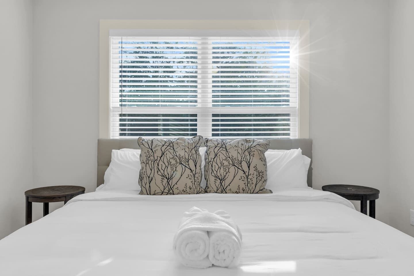 Bureau, Wi-Fi, draps fournis