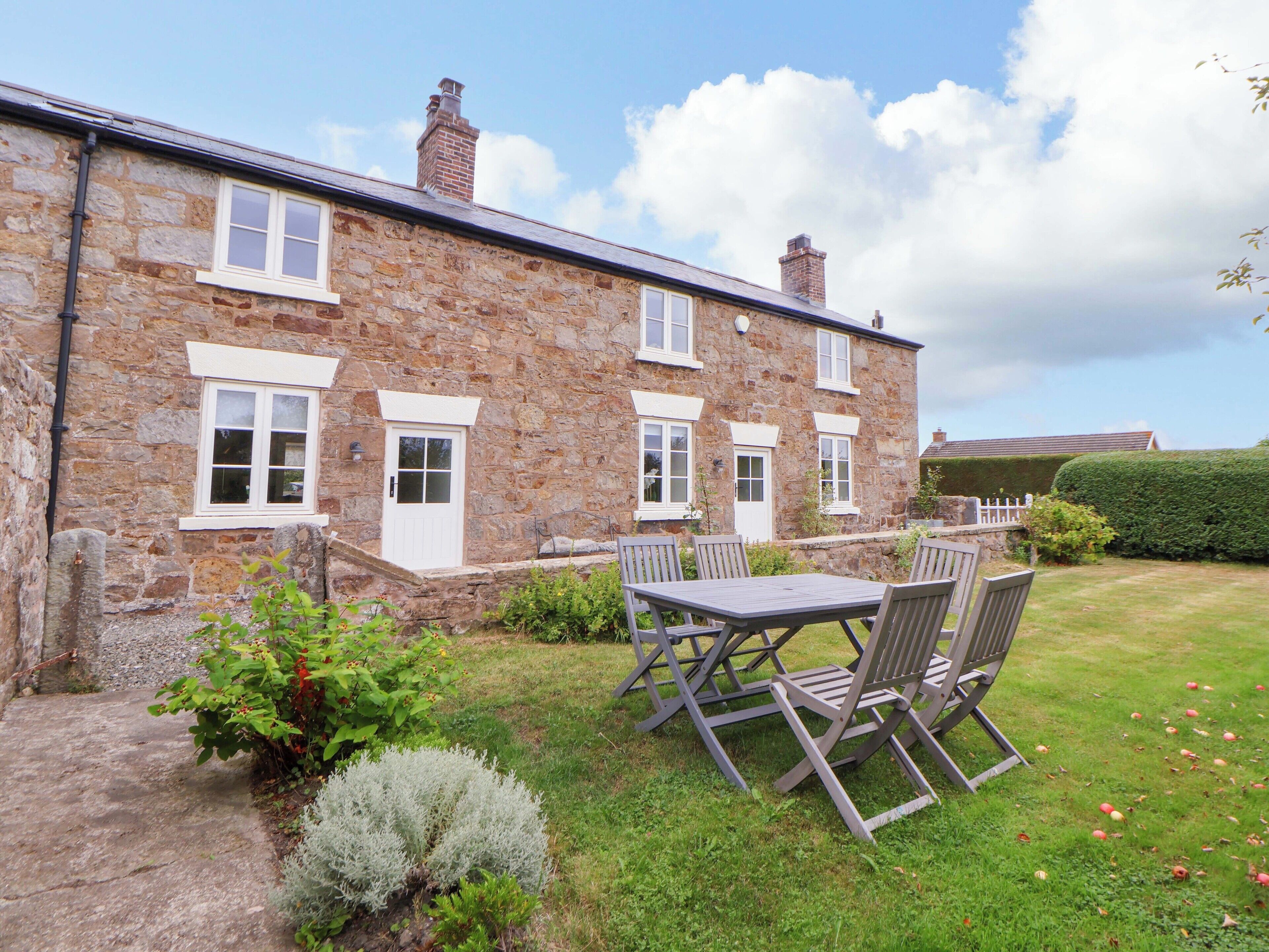 Khu ẩm thực ngoài trời