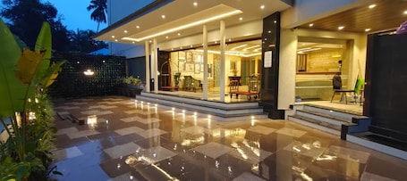 Fachada de la propiedad