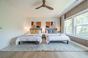 5 habitaciones, escritorio, tabla de planchar con plancha y wifi