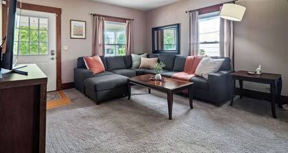 Entire Duplex|Historic District|Sleeps 12