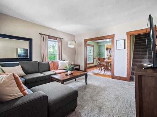 Entire Duplex|Historic District|Sleeps 12