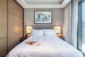 2 bedrooms, iron/ironing board, WiFi