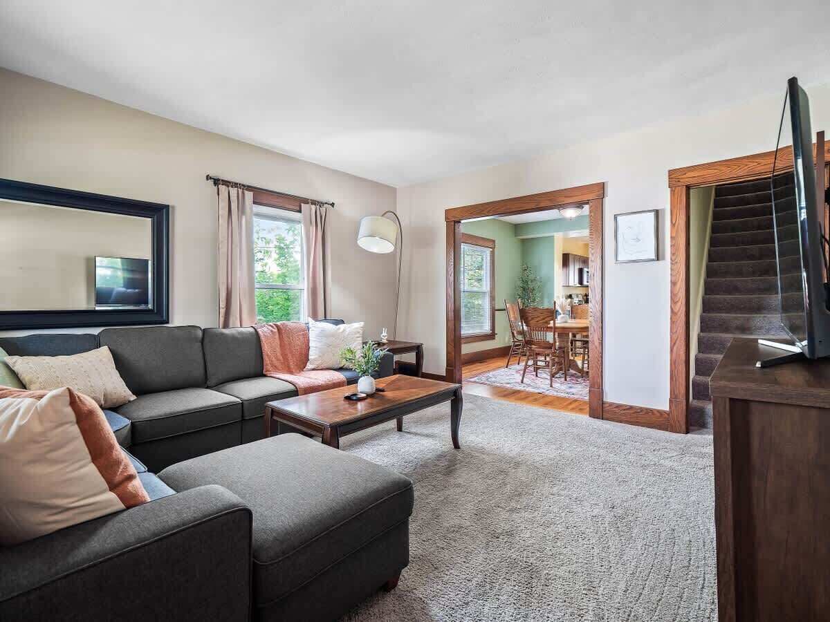 Smart TV, fireplace, offices