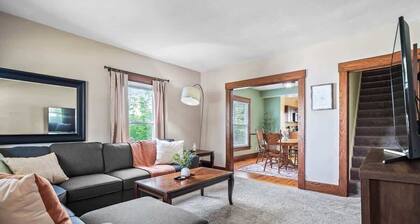 Historic District - Fully Stocked Kitchen-Sleeps 6