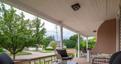 Historical District|Fully equipped|3 Beds|Sleeps 6