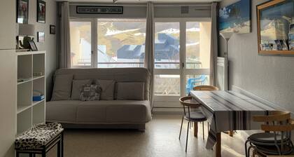 Appt ski Gourette résidence Christania 2000 2eme étage appt12 avec local a ski