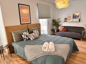 1 bedroom, bed sheets