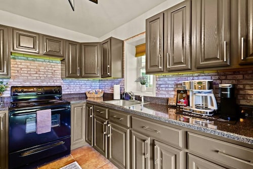 Slope views-Sleeps 16-Gameroom-6BR-10 beds-Firepit