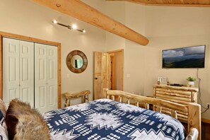 4 Schlafzimmer, Schreibtisch, Bügeleisen/Bügelbrett, Reisekinderbett