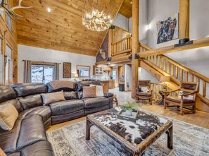 Smart TV, fireplace, ping pong - Hot Tub • Game Room • Near Slopes • Sleeps 10 (Beech Mountain)