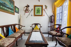 Lobby - OYO 3067 Flamboyan Homestay Syariah (Batu)