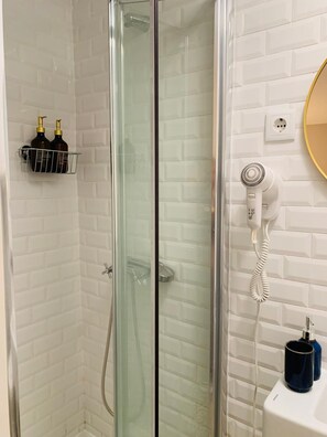 Room - Modern Boutique Apartment in the Heart of Alfama (Lisbon)