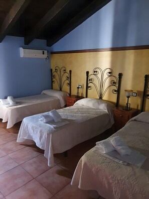 7 dormitorios, tabla de planchar con plancha, wifi y ropa de cama