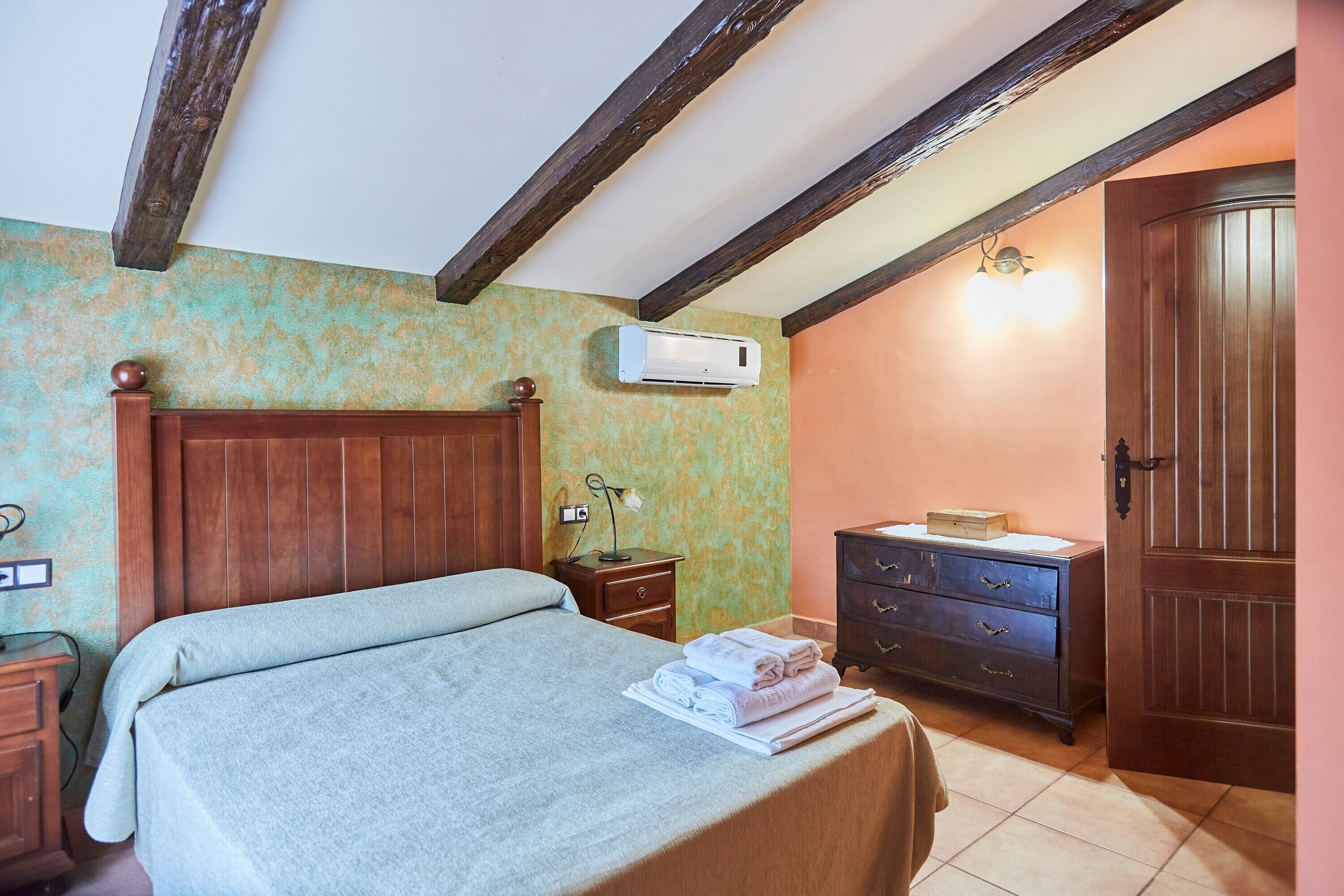 7 Schlafzimmer, Bügeleisen/Bügelbrett, WLAN, Bettwäsche