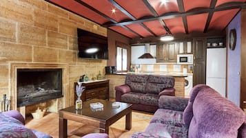 Fernseher, Kamin, Tischtennisplatte