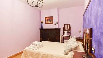 7 chambres, fer et planche Ă repasser, Wi-Fi, draps fournis