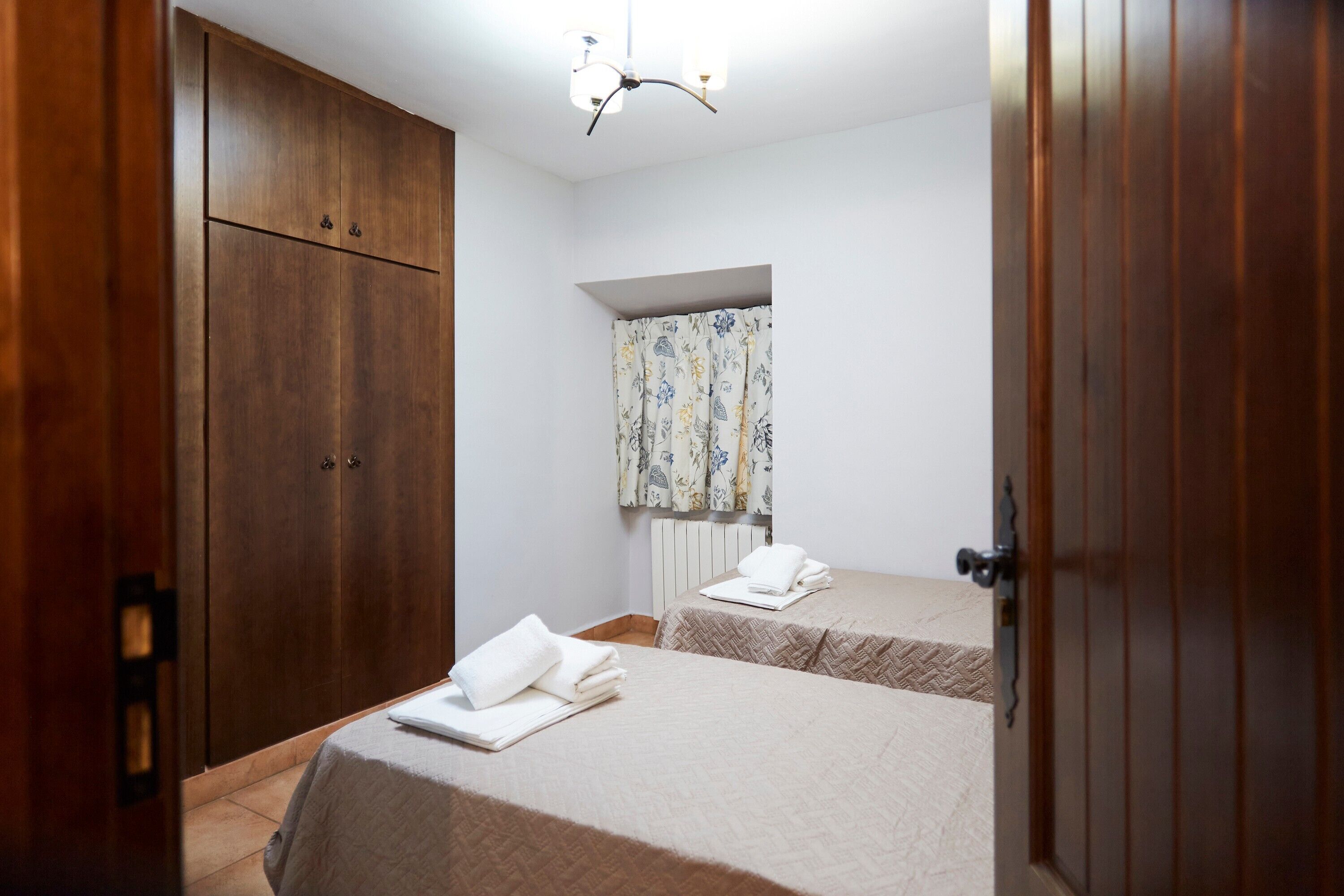 7 Schlafzimmer, Bügeleisen/Bügelbrett, WLAN, Bettwäsche