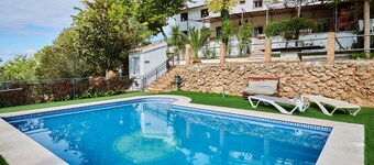 Rural House 'Fuente Los Avellanos' with Mountain View, Wi-Fi and Air Conditioning