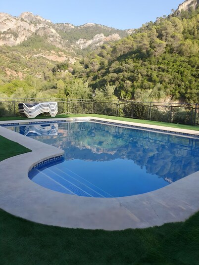 Rural House 'Fuente Los Avellanos' with Mountain View, Wi-Fi and Air Conditioning