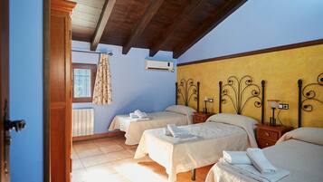 7 dormitorios, tabla de planchar con plancha, wifi y ropa de cama