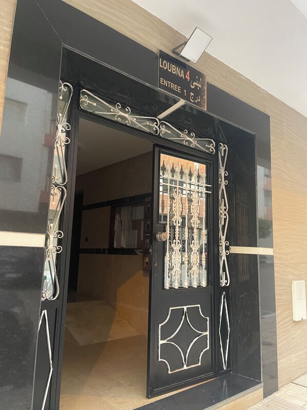 Exterior detail - Apartment complex Tangier (Tangier Gueznaia)