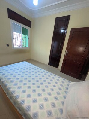 3 bedrooms, bed sheets