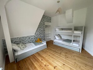 4 Schlafzimmer, Bügeleisen/Bügelbrett, WLAN, Bettwäsche