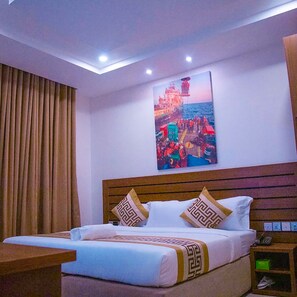 Deluxe Room | Desk, laptop workspace, free WiFi