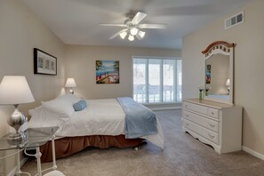 3 bedrooms, desk, iron/ironing board, free WiFi