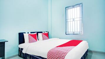 Quarto casal standard | Escrivaninha, Wi-Fi de cortesia, roupa de cama