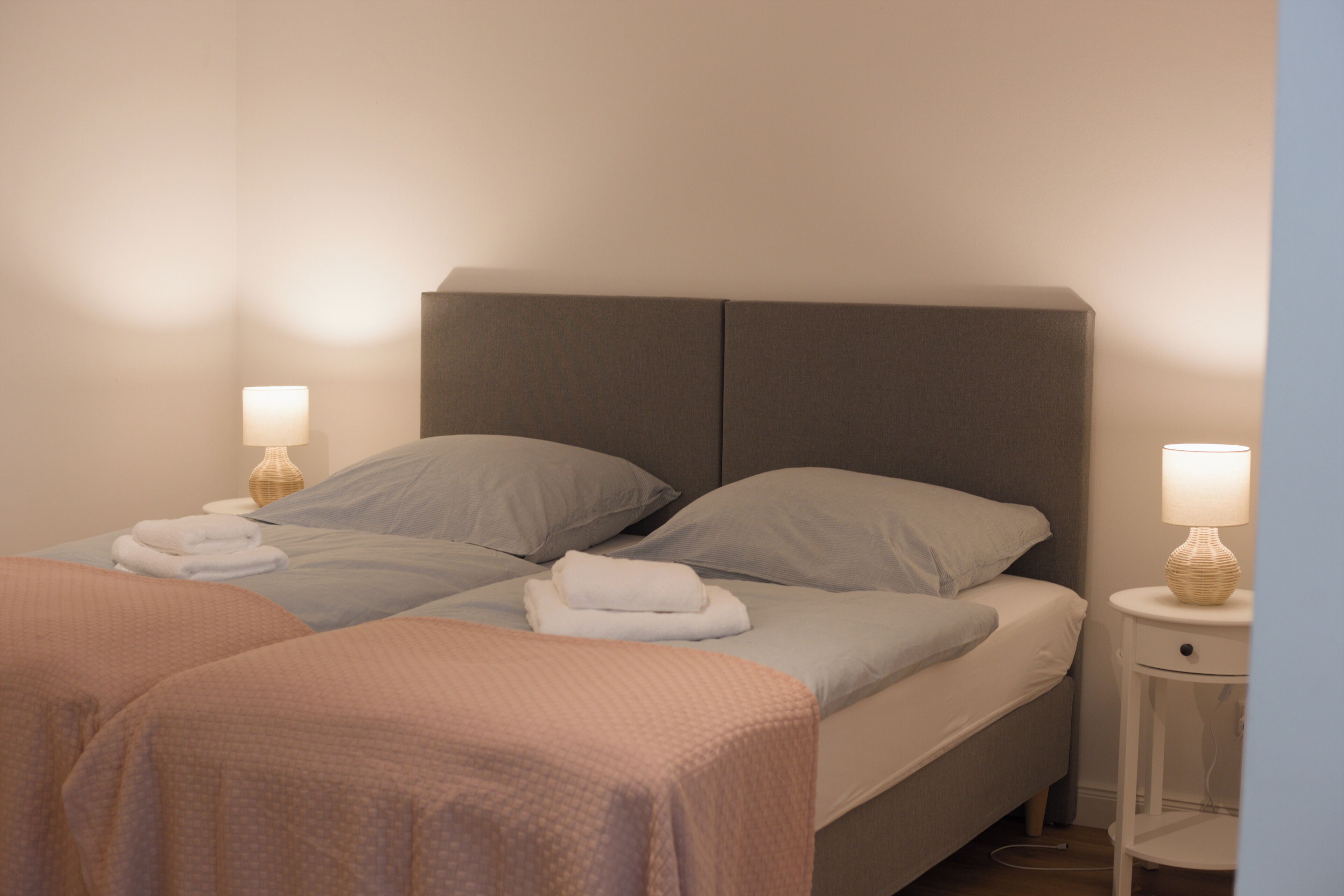 1 chambre, fer et planche à repasser, Wi-Fi gratuit, draps fournis