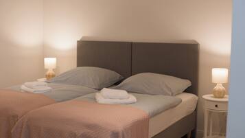 1 chambre, fer et planche Ă repasser, Wi-Fi gratuit, draps fournis