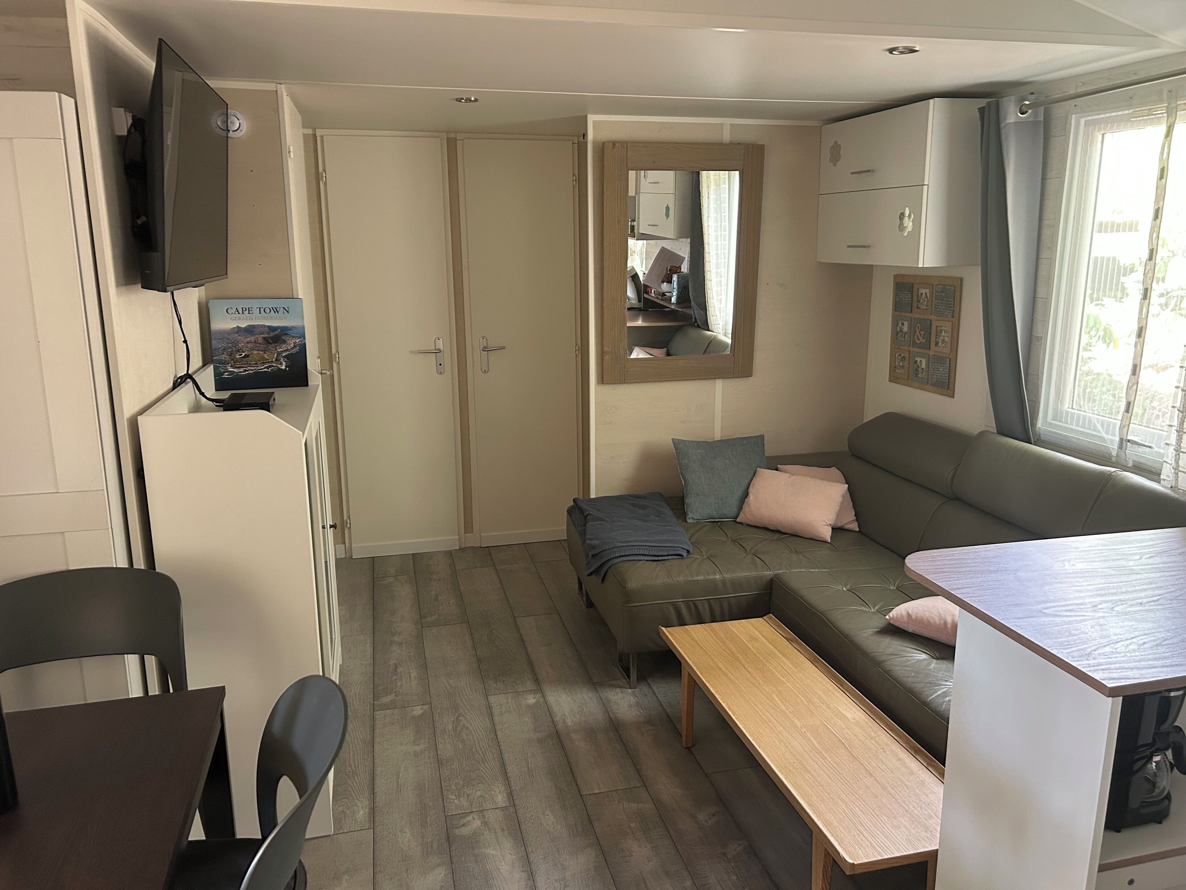 Voyage Home Mobile Home. Modern Facilities On A 4-star Campsite - Gassin