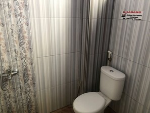 Deluxe Double Room | Bathroom