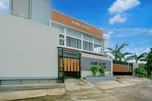 Front of property - Hotel O Madina Homestay (Samarinda)