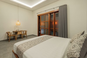 Superior Double Room, Pool View | Desk, free WiFi