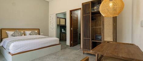 Habitación doble superior, vistas a la piscina | Escritorio y wifi gratis