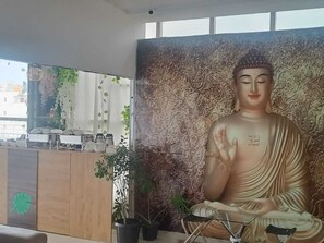 Área de estar no saguão