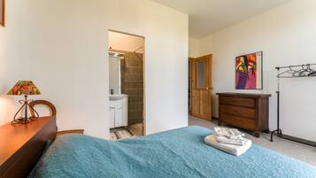 3 Schlafzimmer, Bügeleisen/Bügelbrett, Bettwäsche