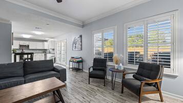 智能电视、壁炉