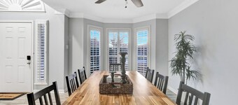 Heated Pool and SPA • Cozy Home • Game Room • Fire Pit • Near Lakes