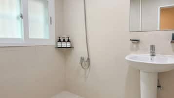 Kamar Single Basic | Kamar mandi