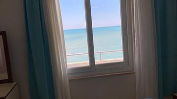 Laptop workspace, free WiFi