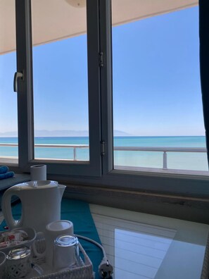 Laptop workspace, free WiFi