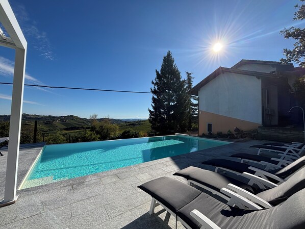 حمّام سباحة خارجي