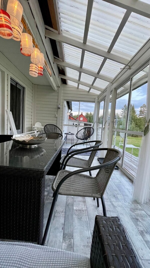 Dining - Peace and sauna - Your Nordlicht Cottage in Vidsel (Vidsel)