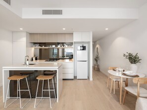 Private kitchen - Stylish Off-White RiverView/Casino CBD/Resort Vibe (Brisbane)