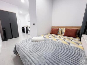 1 bedroom, iron/ironing board, WiFi